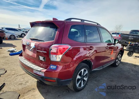 2018 Subaru Forester 2.5I Premium z USA, uszkodzony, nr VIN JF2SJAEC0JH472573